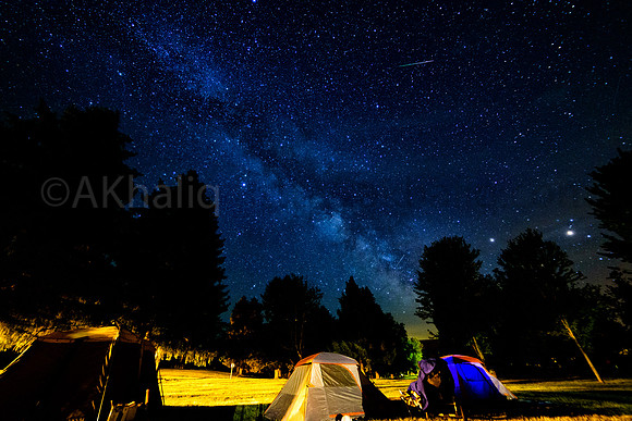 Altair, Saturn, Mars, Milky way arm, and a shooting star.