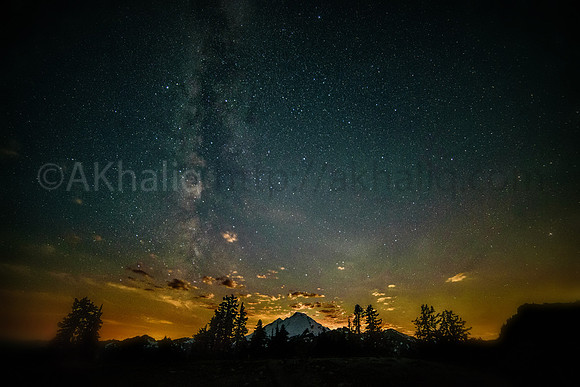 Milky way over mount bker